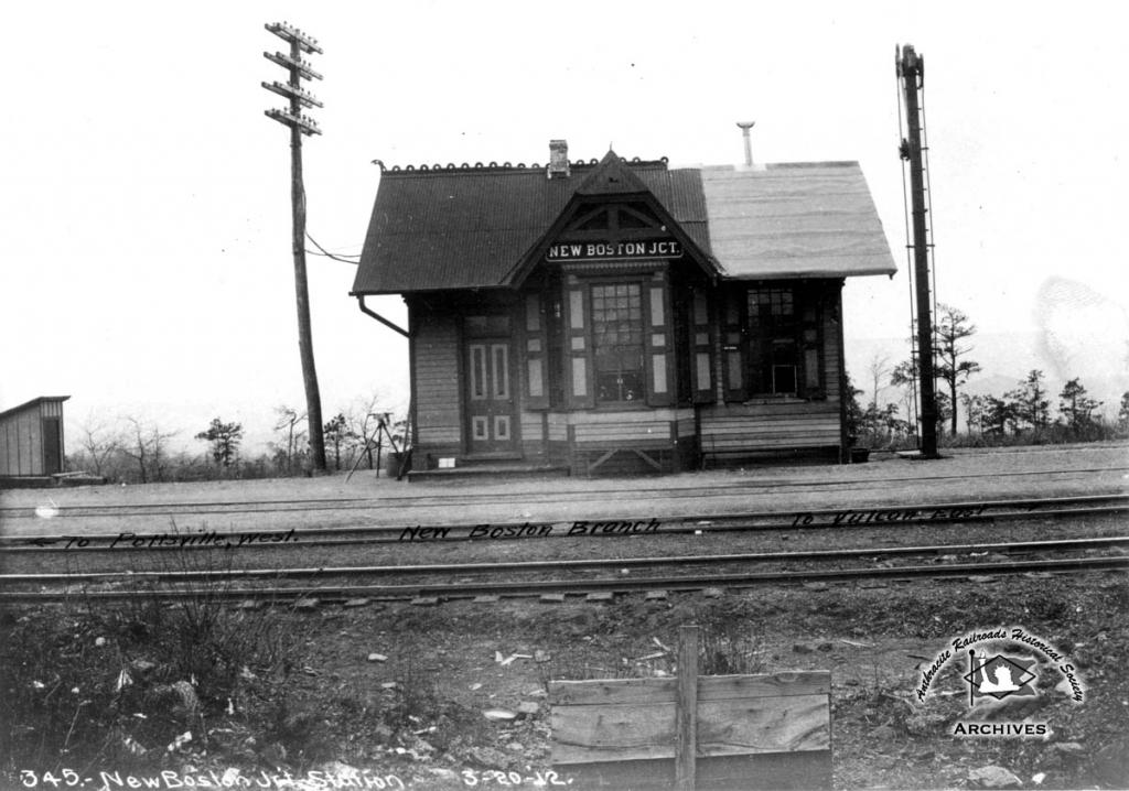 Lehigh Valley Station  at New Boston, PA - ARHS Digital Archive