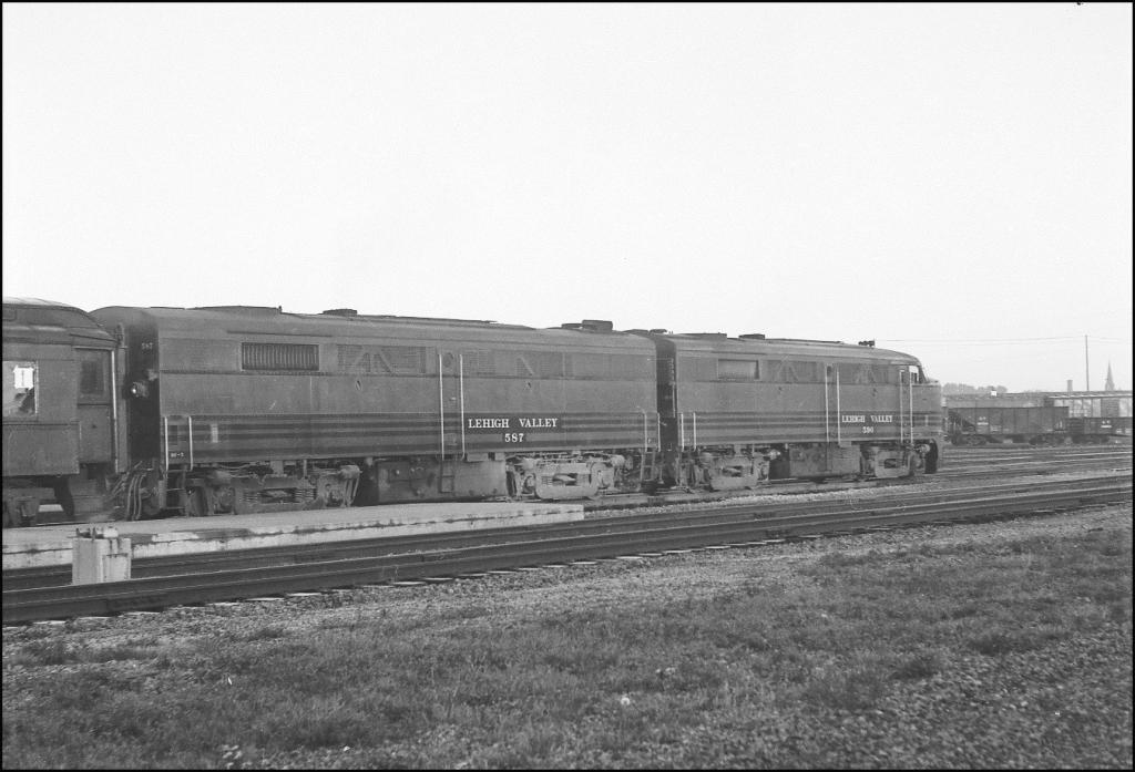 Lehigh Valley ALCO FB2 587 at Unknown, US - ARHS Digital Archive