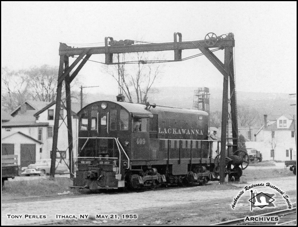 Delaware, Lackawanna and Western ALCO HH600 409 at Ithaca, NY - ARHS Digital Archive