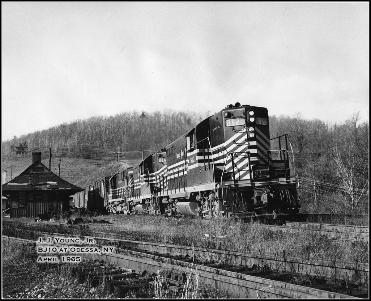 Nickel Plate Road EMD GP9 812 at Odessa, NY - ARHS Digital Archive