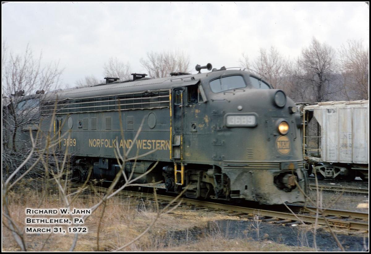 Norfolk and Western EMD F7A 3689 at Bethlehem, PA - ARHS Digital Archive