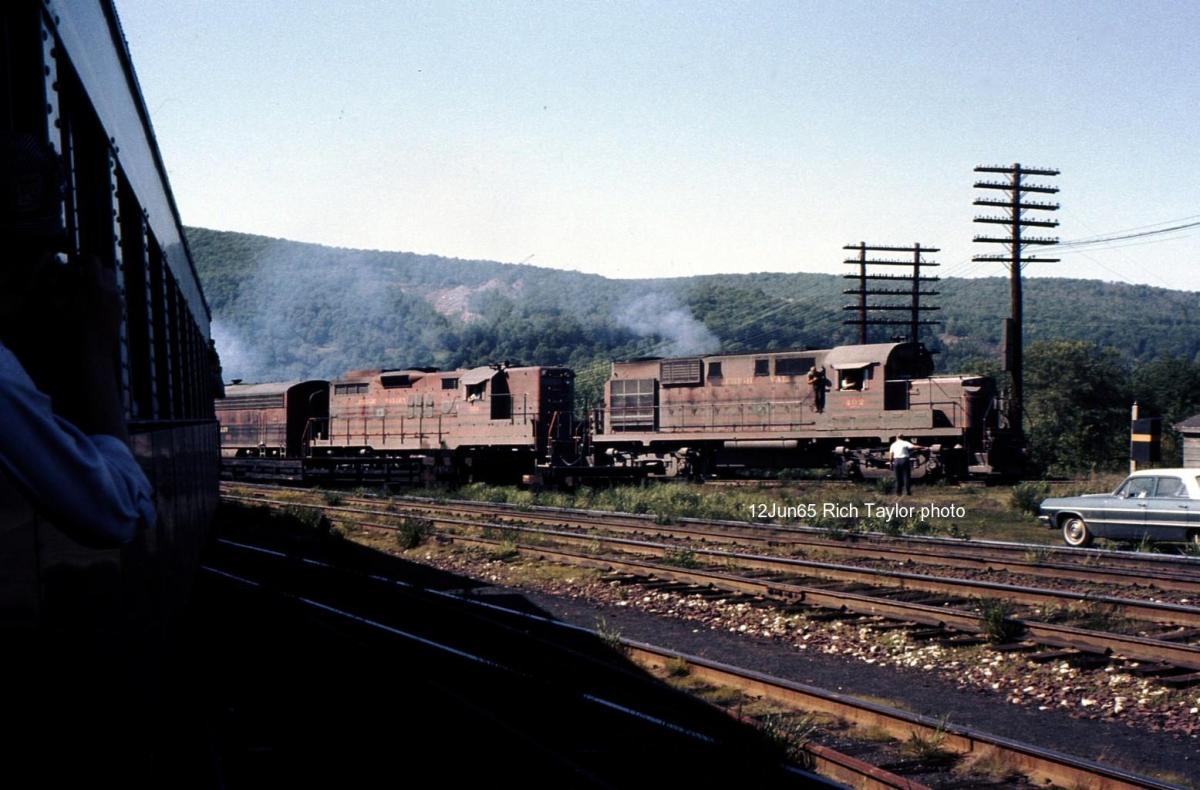 Lehigh Valley ALCO RS11 402 at Pittston, PA - ARHS Digital Archive
