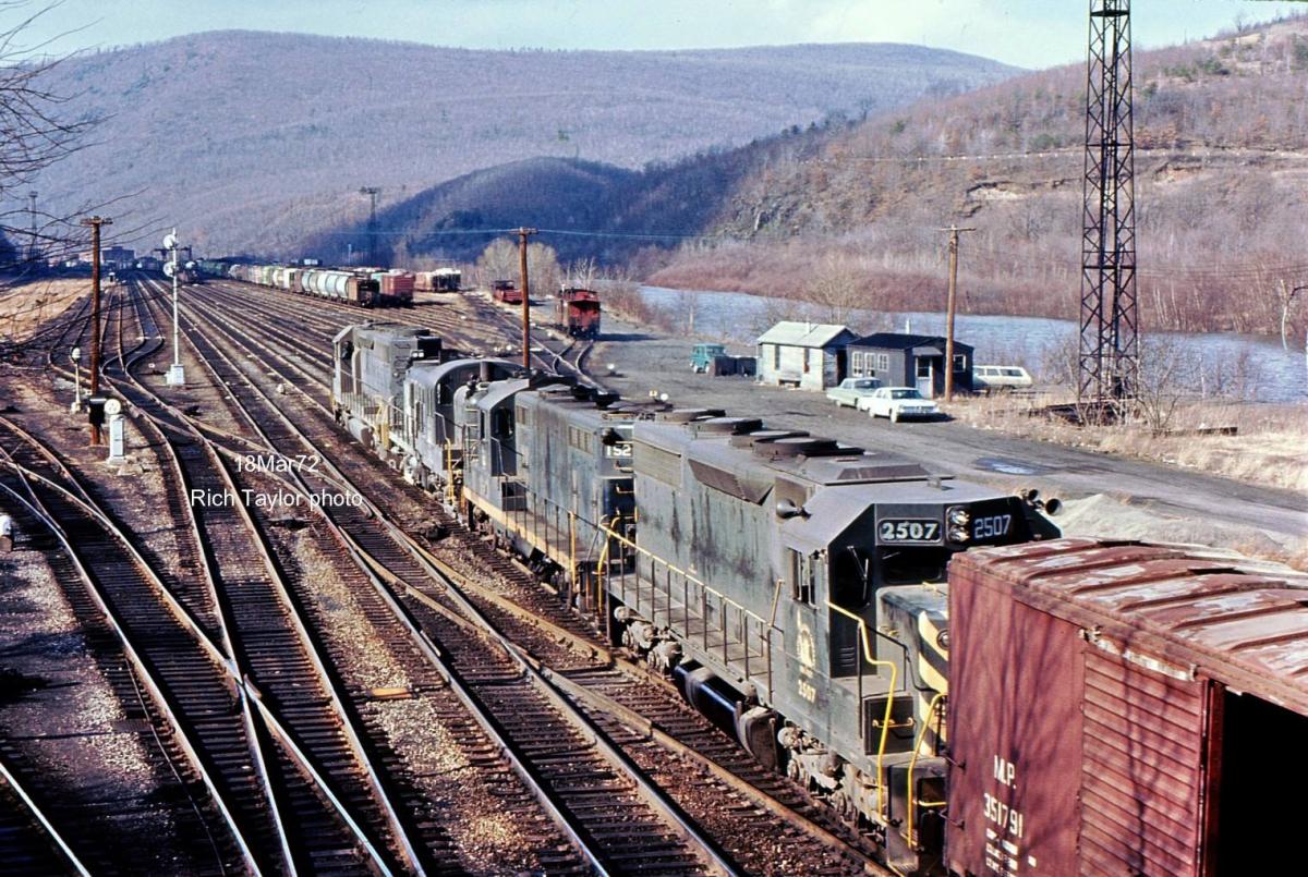 Central Railroad of New Jersey EMD SD35 2507 at Lehighton, PA - ARHS Digital Archive