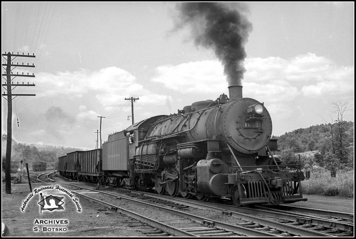 Reading BLW 2-8-0 1633 at Unknown, US - ARHS Digital Archive
