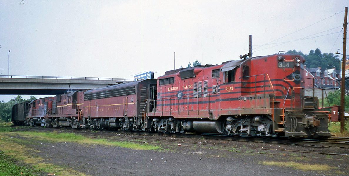Lehigh Valley EMD GP18 304 at Allentown, PA - ARHS Digital Archive