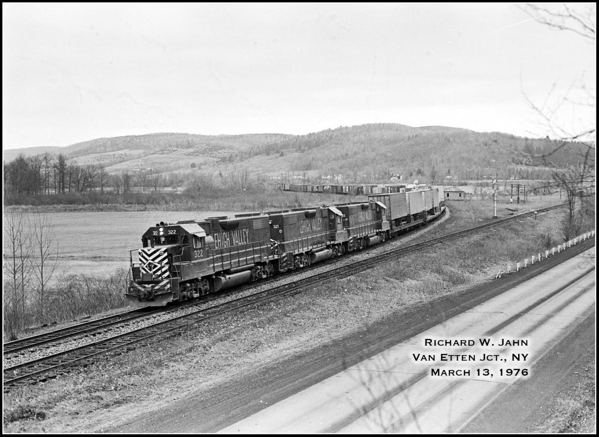Lehigh Valley EMD GP38-2 322 at Van Etten, NY - ARHS Digital Archive