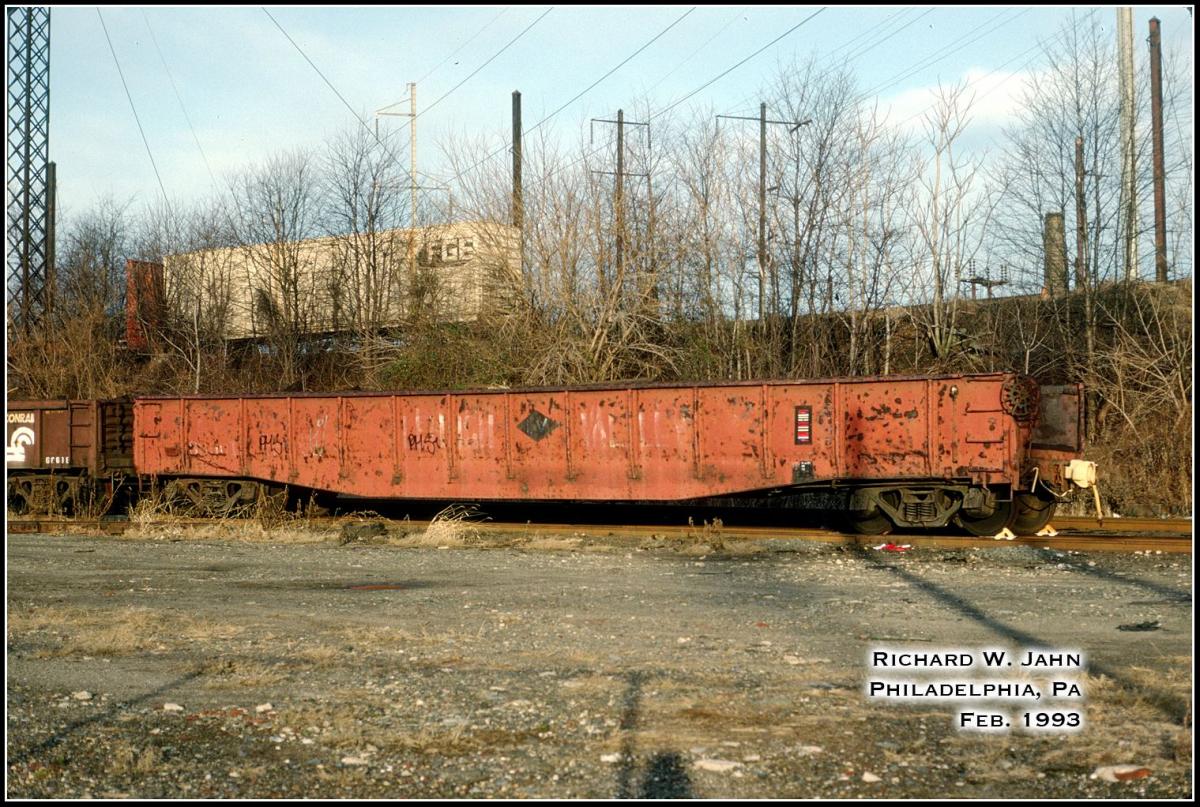 Lehigh Valley Gondola 33001 at Philadelphia, PA - ARHS Digital Archive