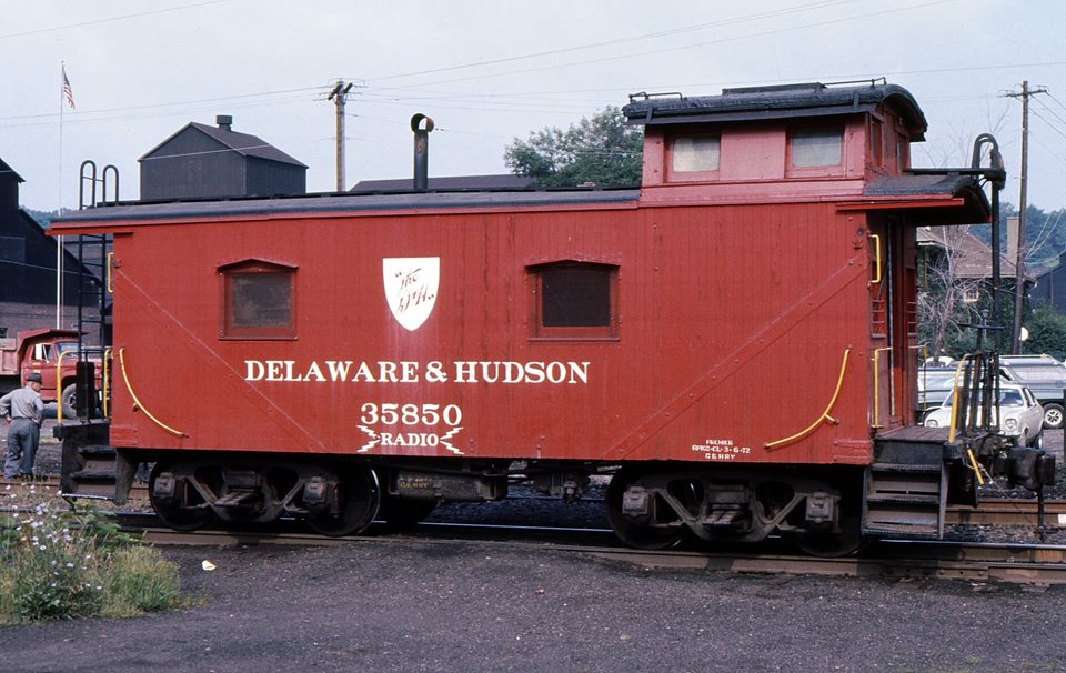 Delaware and Hudson Caboose 35850 at Colonie, NY - ARHS Digital Archive