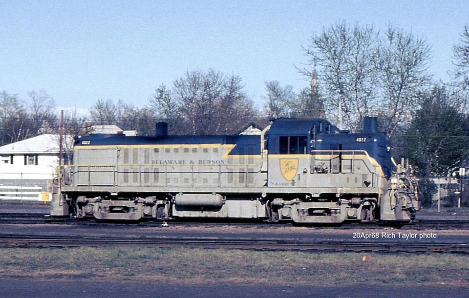 Delaware and Hudson ALCO RS2 4022 at Colonie, NY - ARHS Digital Archive