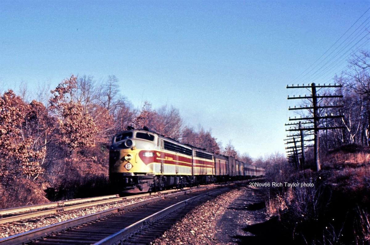 Erie Lackawanna EMD E8A  at Mount Pocono, PA - ARHS Digital Archive