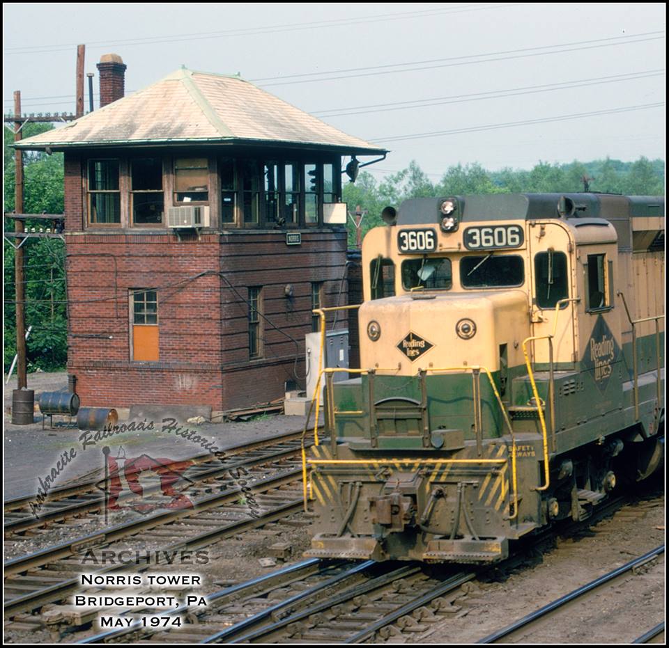 Reading EMD GP30 3606 at Bridgeport, PA - ARHS Digital Archive