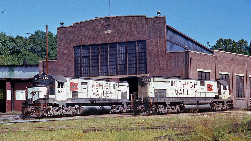 Lehigh Valley ALCO C628 635 at Bethlehem, PA - ARHS Digital Archive
