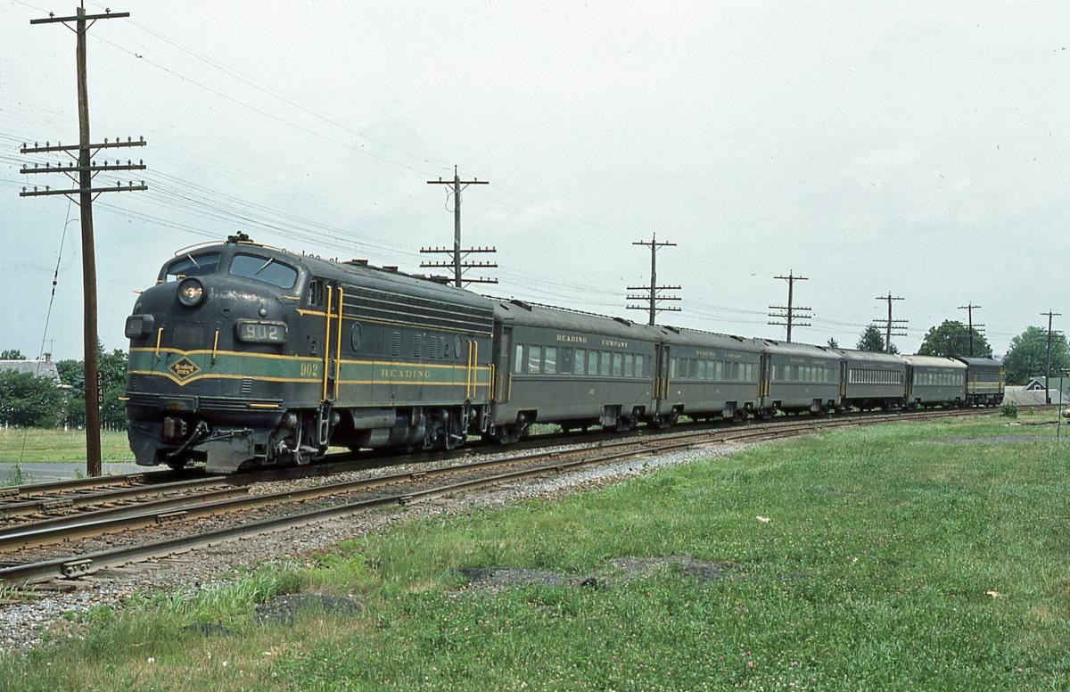 Reading EMD FP7A 902 at Telford, PA - ARHS Digital Archive