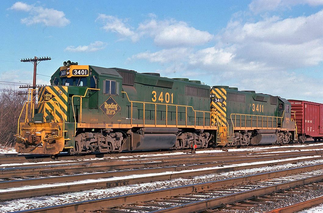 Reading EMD GP39-2 3401 at King of Prussia, PA - ARHS Digital Archive