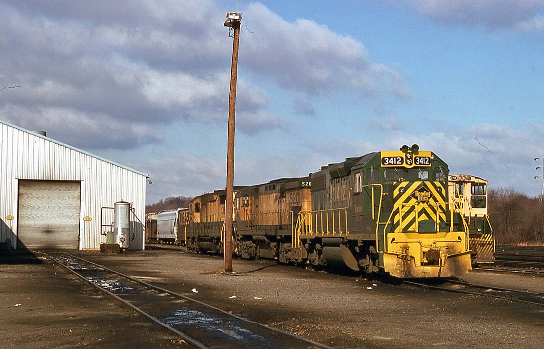Reading EMD GP39-2 3412 at King of Prussia, PA - ARHS Digital Archive