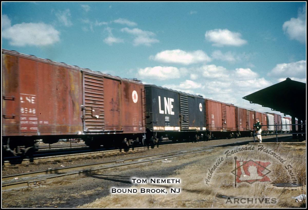 Lehigh and New England Box  at Bound Brook, NJ - ARHS Digital Archive