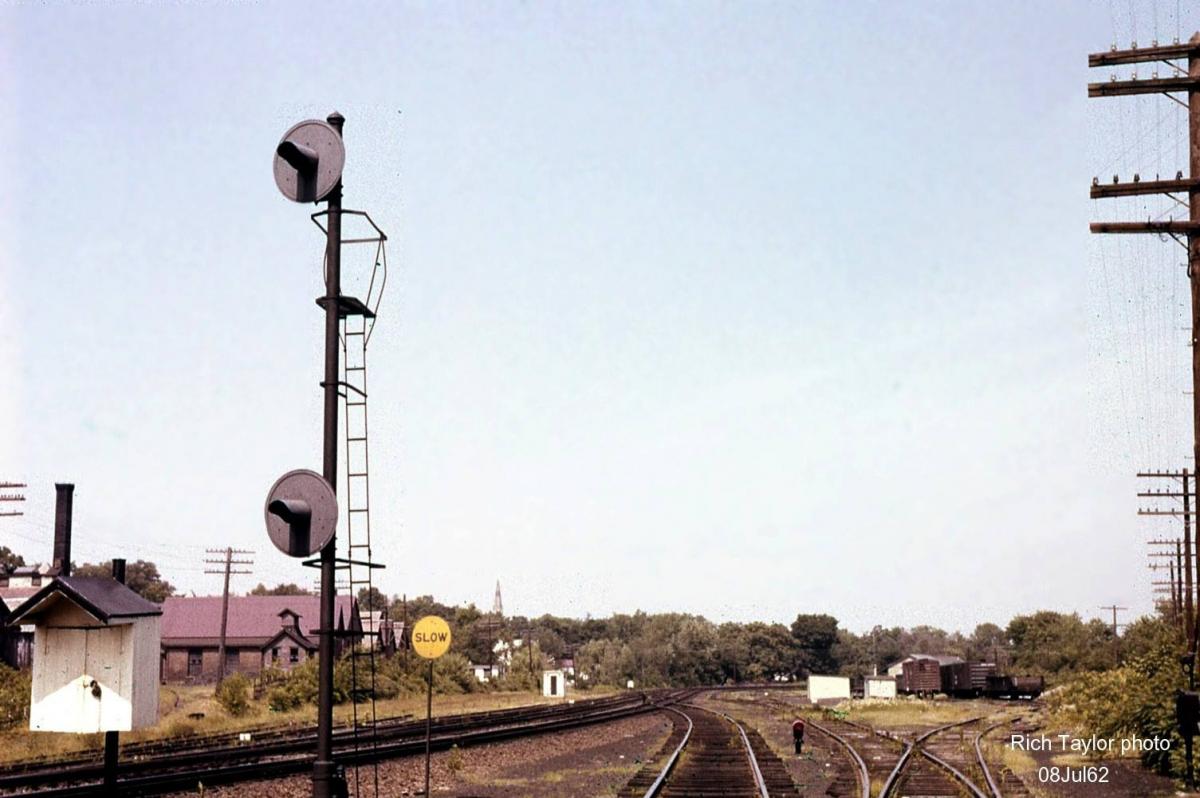 Erie Lackawanna Signal  at Goshen, NY - ARHS Digital Archive