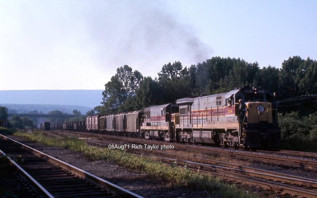 Erie Lackawanna GE U33C 3304 at Portland, PA - ARHS Digital Archive