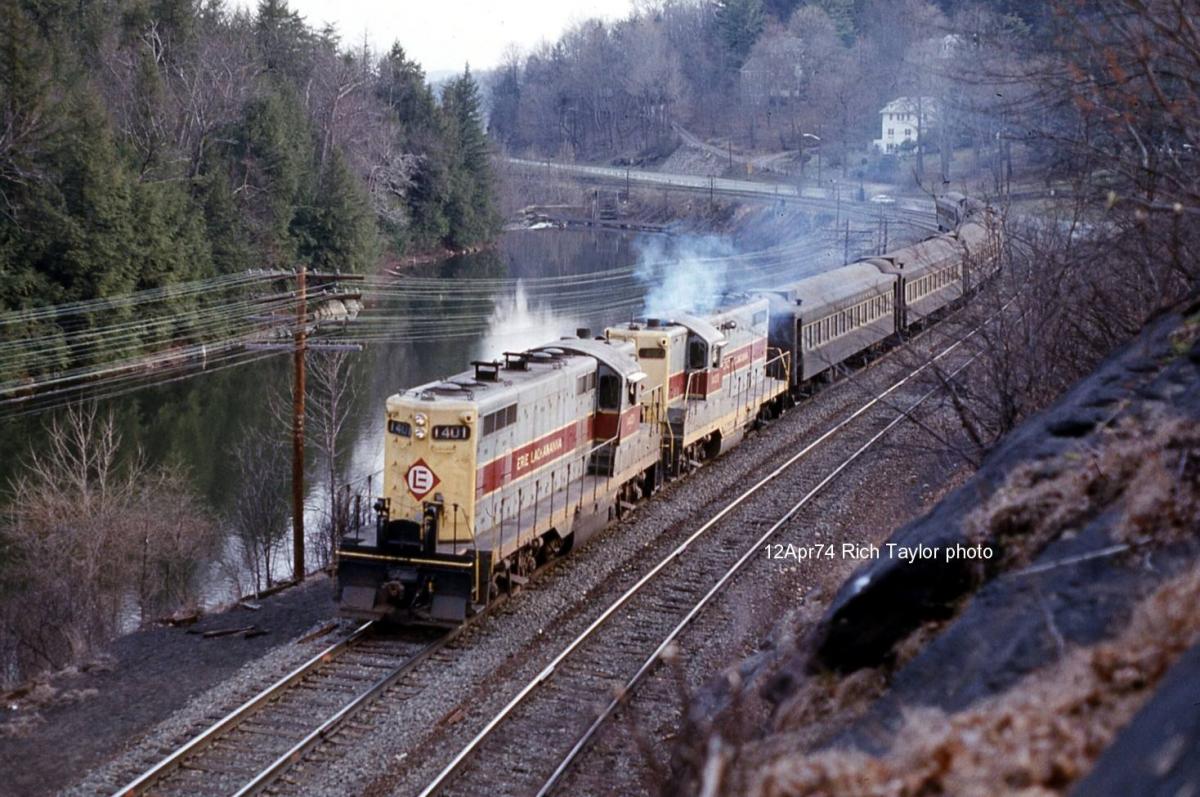Erie Lackawanna EMD GP7 1401 at Tuxedo, NY - ARHS Digital Archive