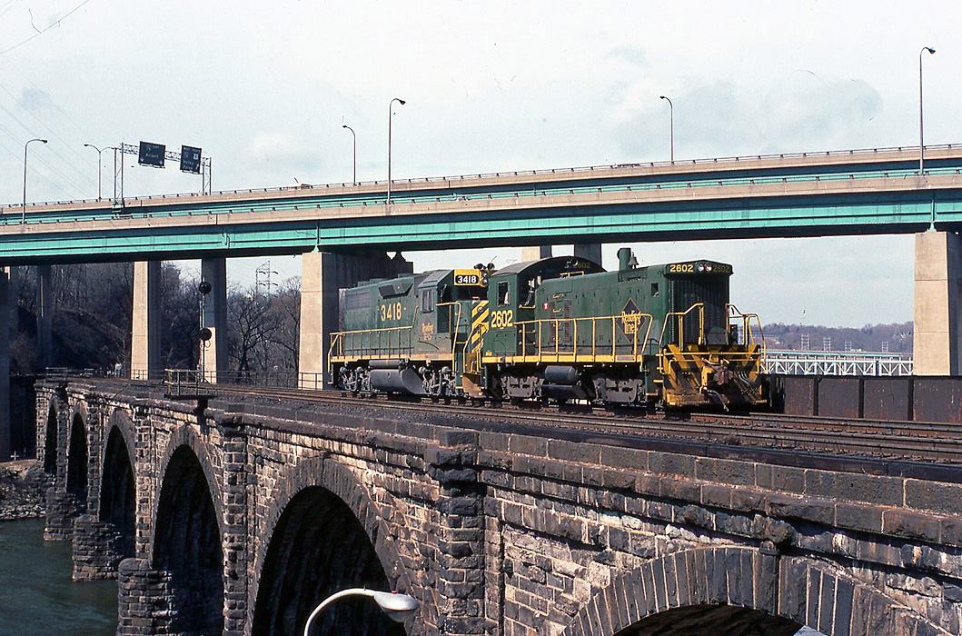 Reading EMD SW1001 2602 at Philadelphia, PA - ARHS Digital Archive