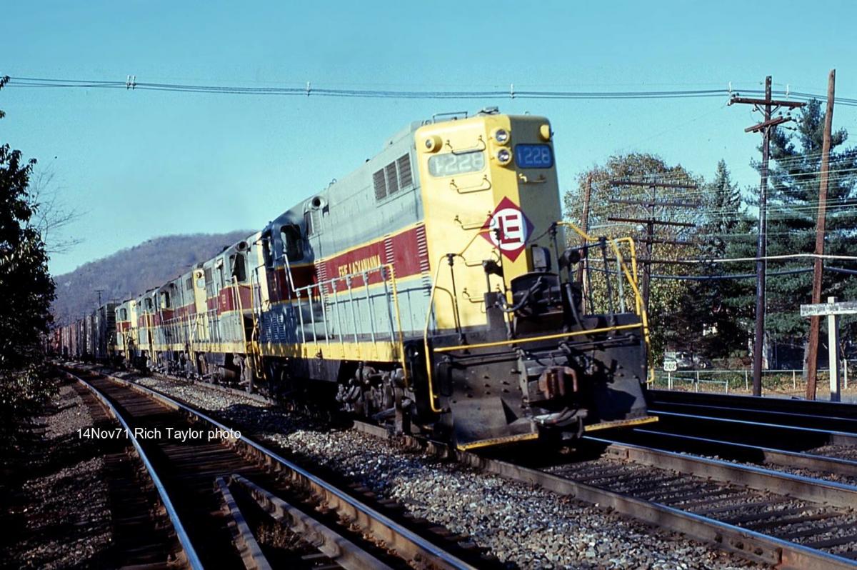 Erie Lackawanna EMD GP7 1228 at Suffern, NY - ARHS Digital Archive
