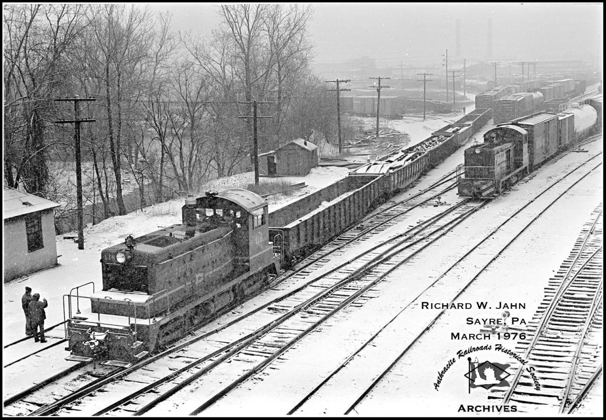 Lehigh Valley EMD SW1 118 at Sayre, PA - ARHS Digital Archive