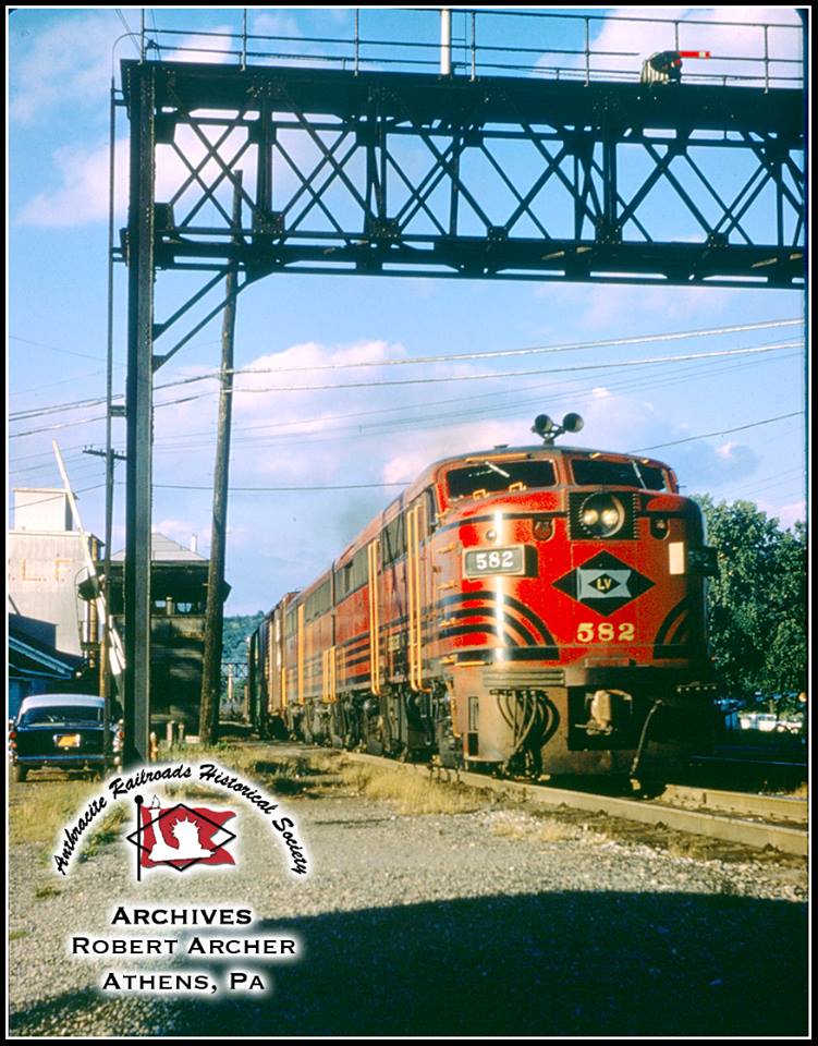 Lehigh Valley ALCO FA2 582 at Athens, PA - ARHS Digital Archive