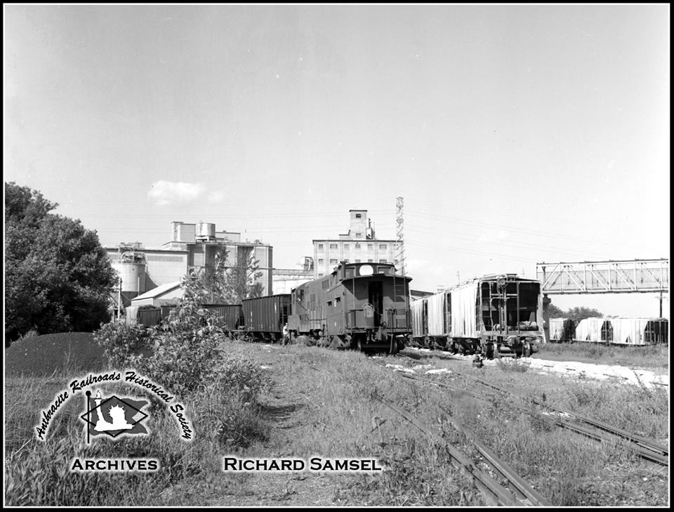 Lehigh and New England Caboose 584 at Nazareth, PA - ARHS Digital Archive