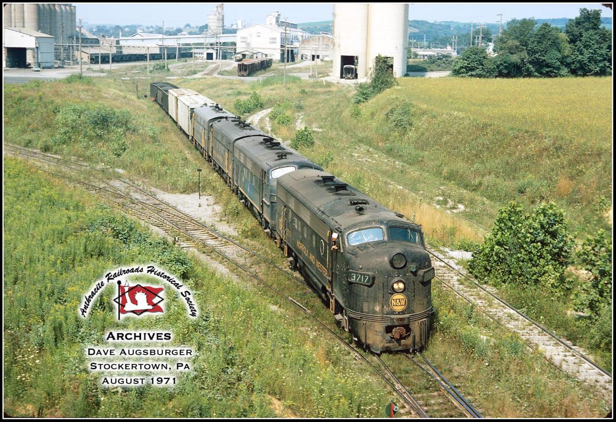 Norfolk and Western EMD F7A 3717 at Stockertown, PA - ARHS Digital Archive