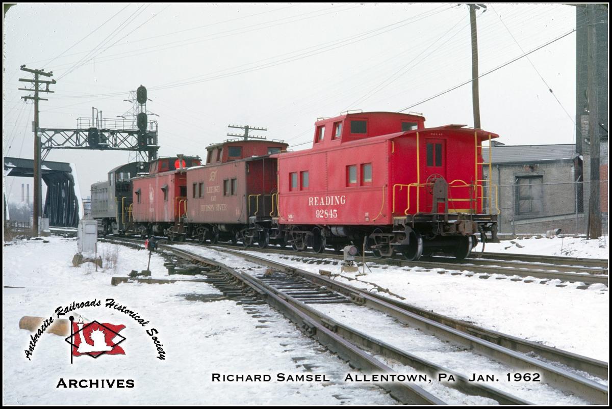Reading Caboose 92845 at Allentown, PA - ARHS Digital Archive