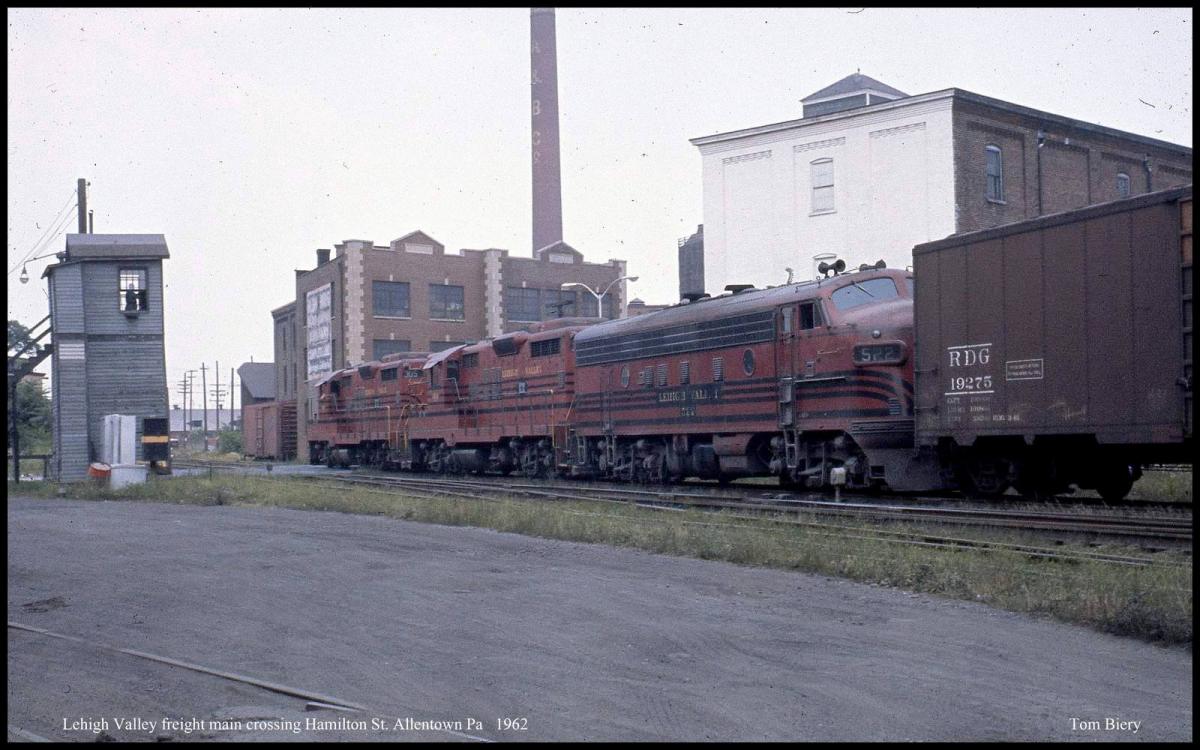 Lehigh Valley EMD F3A 522 at Allentown, PA - ARHS Digital Archive