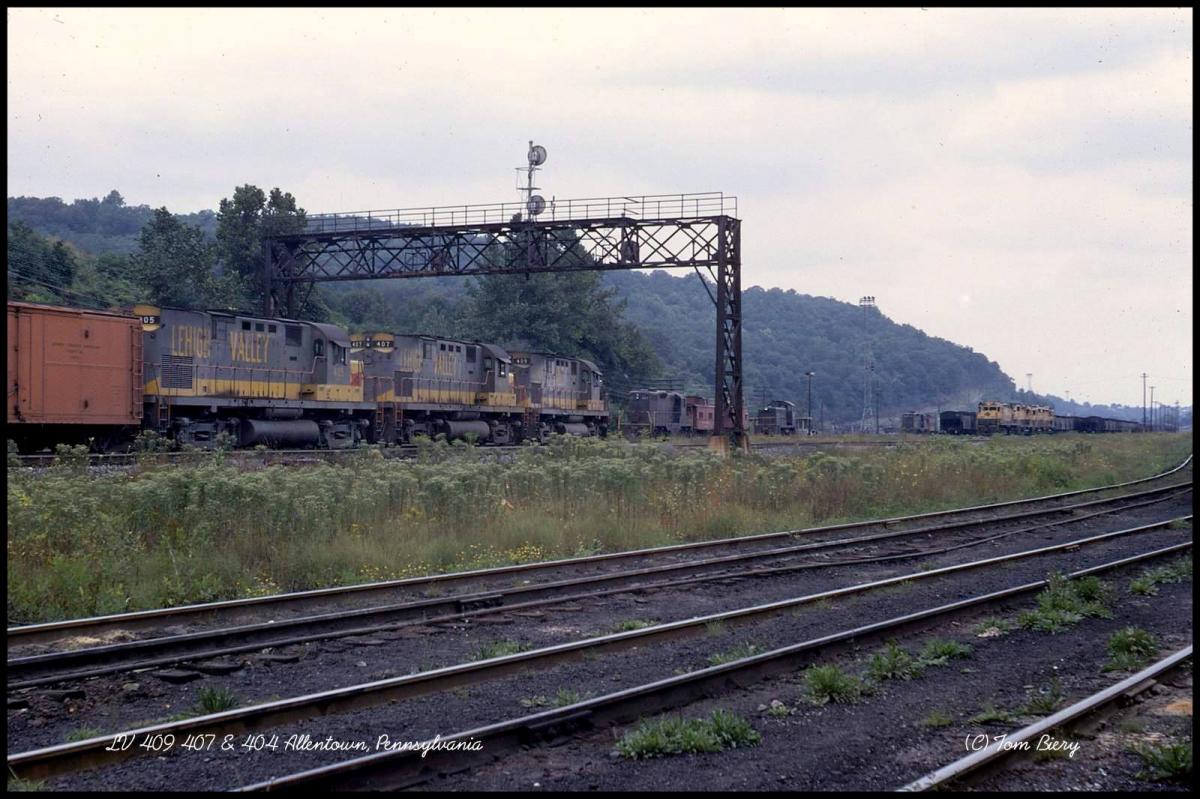 Lehigh Valley ALCO C420 405 at Allentown, PA - ARHS Digital Archive