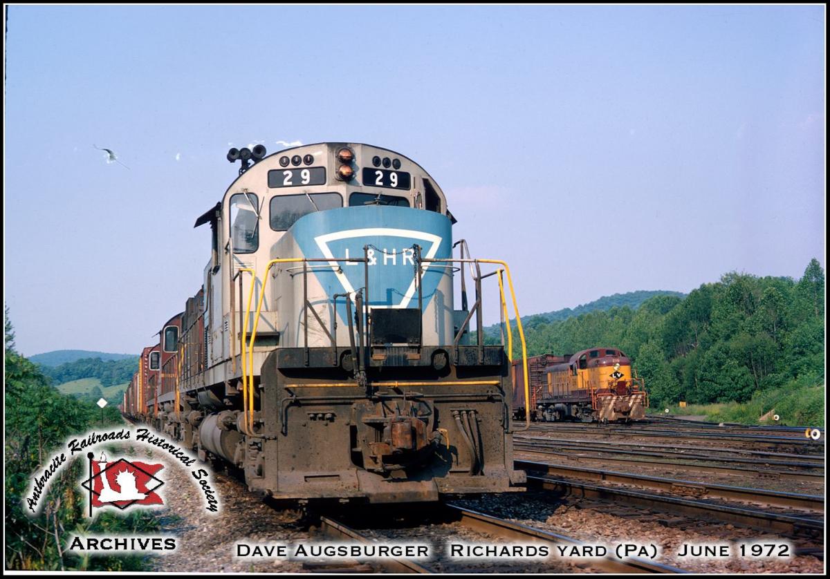 Lehigh and Hudson River ALCO C420 29 at Williams Township, PA - ARHS Digital Archive