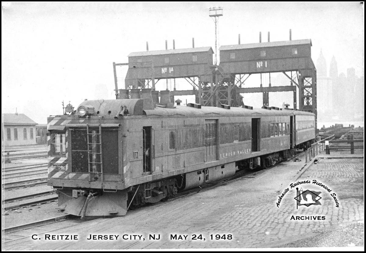 Lehigh Valley Passenger 19 at Jersey City, NJ - ARHS Digital Archive