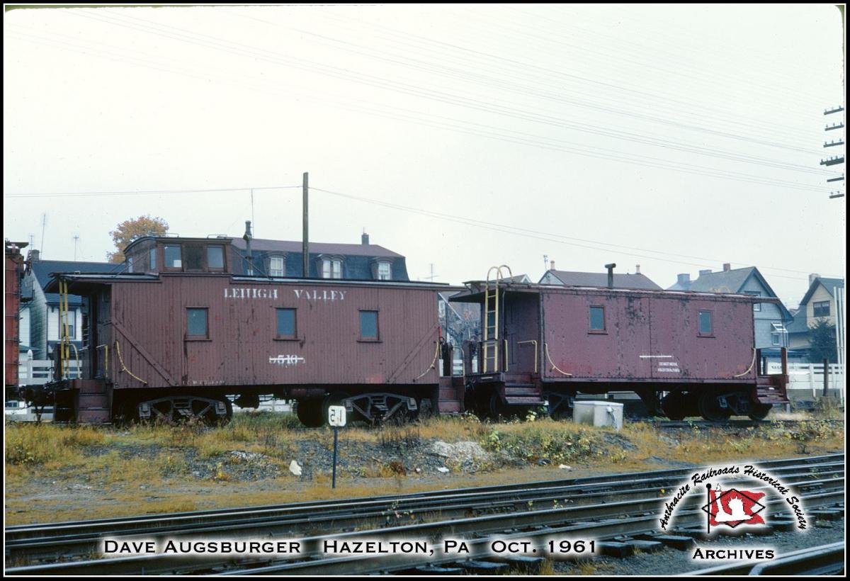 Lehigh Valley Caboose 95165 at Hazleton, PA - ARHS Digital Archive