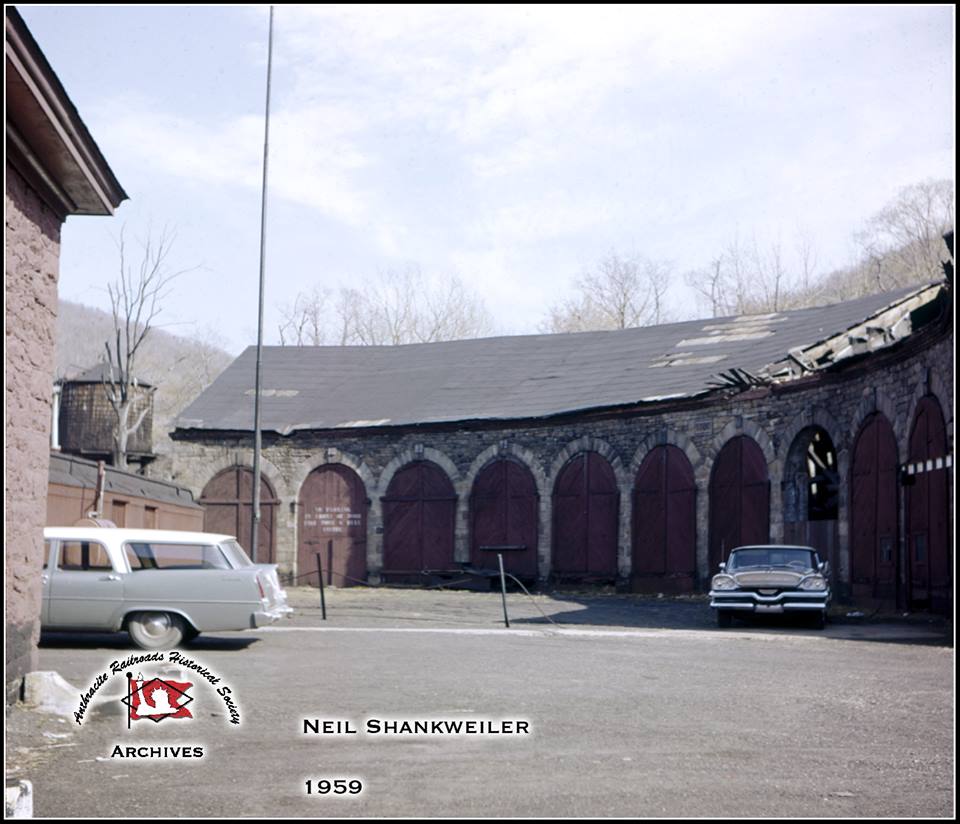 Reading Building  at Gordon, PA - ARHS Digital Archive