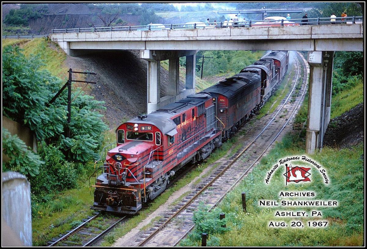 Lehigh Valley ALCO RS11 402 at Ashley, PA - ARHS Digital Archive