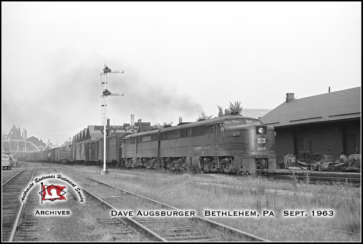 Lehigh Valley ALCO PA1 605 at Bethlehem, PA - ARHS Digital Archive