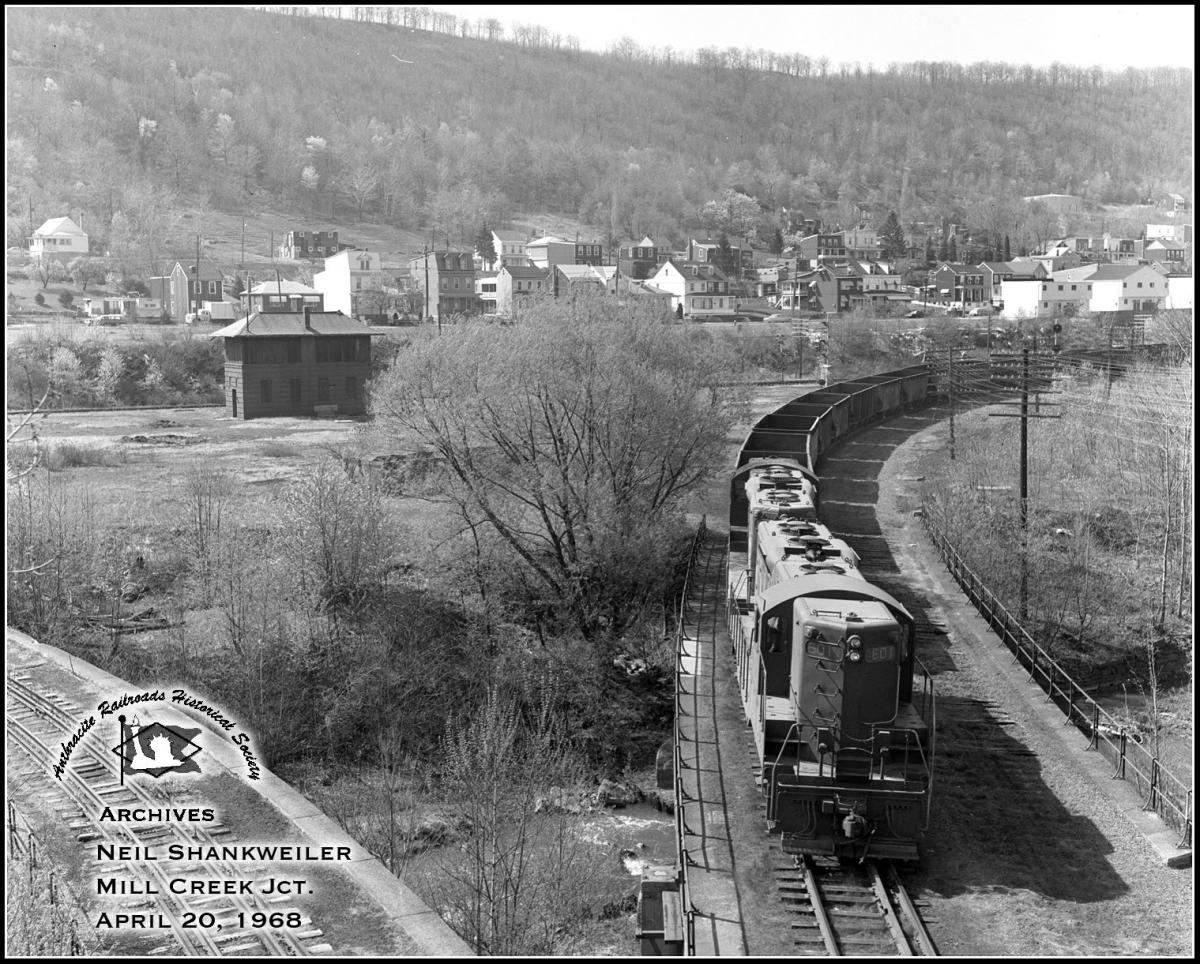 Reading EMD GP7 601 at Port Carbon, PA - ARHS Digital Archive