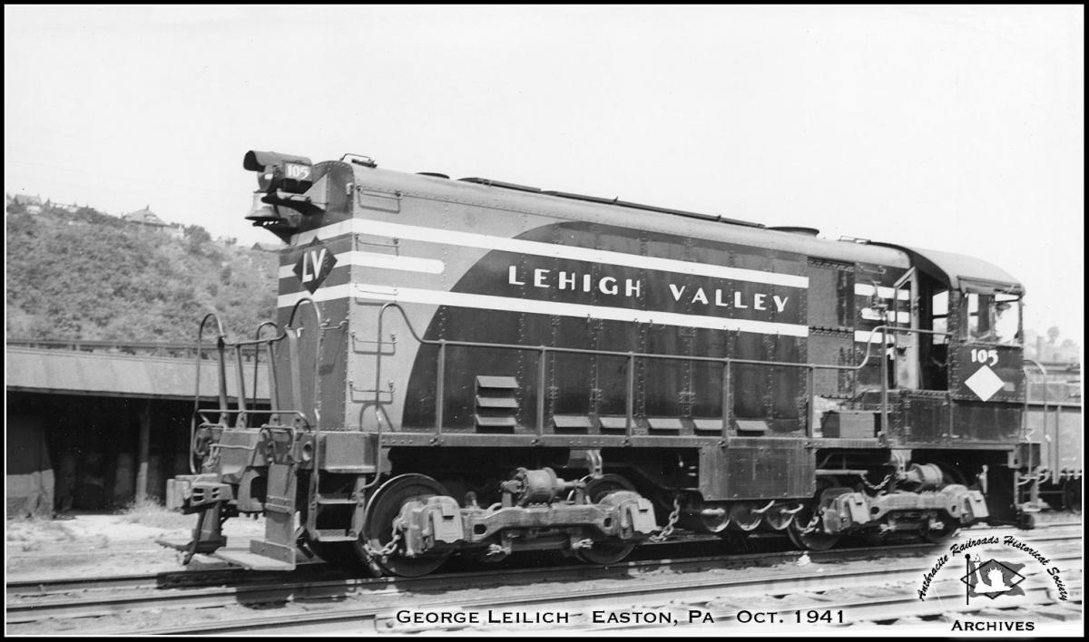 Lehigh Valley ALCO HH600 105 at Easton, PA - ARHS Digital Archive