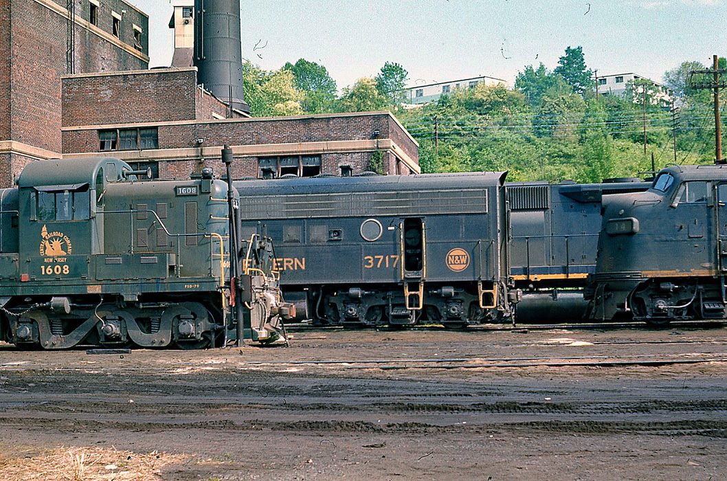 Central Railroad of New Jersey ALCO RSD-4 1608 at Bethlehem, PA - ARHS Digital Archive