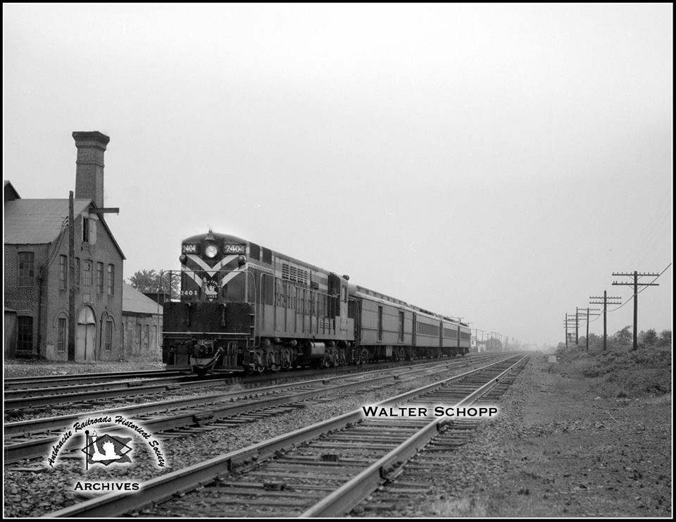 Central Railroad of New Jersey FM H24-66 2404 at Middlesex, NJ - ARHS Digital Archive