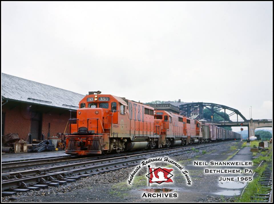Detroit, Toledo and Ironton EMD GP35 353 at Bethlehem, PA - ARHS Digital Archive