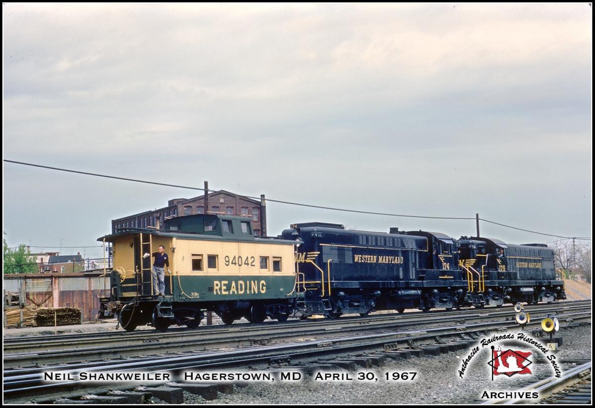 Reading Caboose 94042 at Hagerstown, MD - ARHS Digital Archive