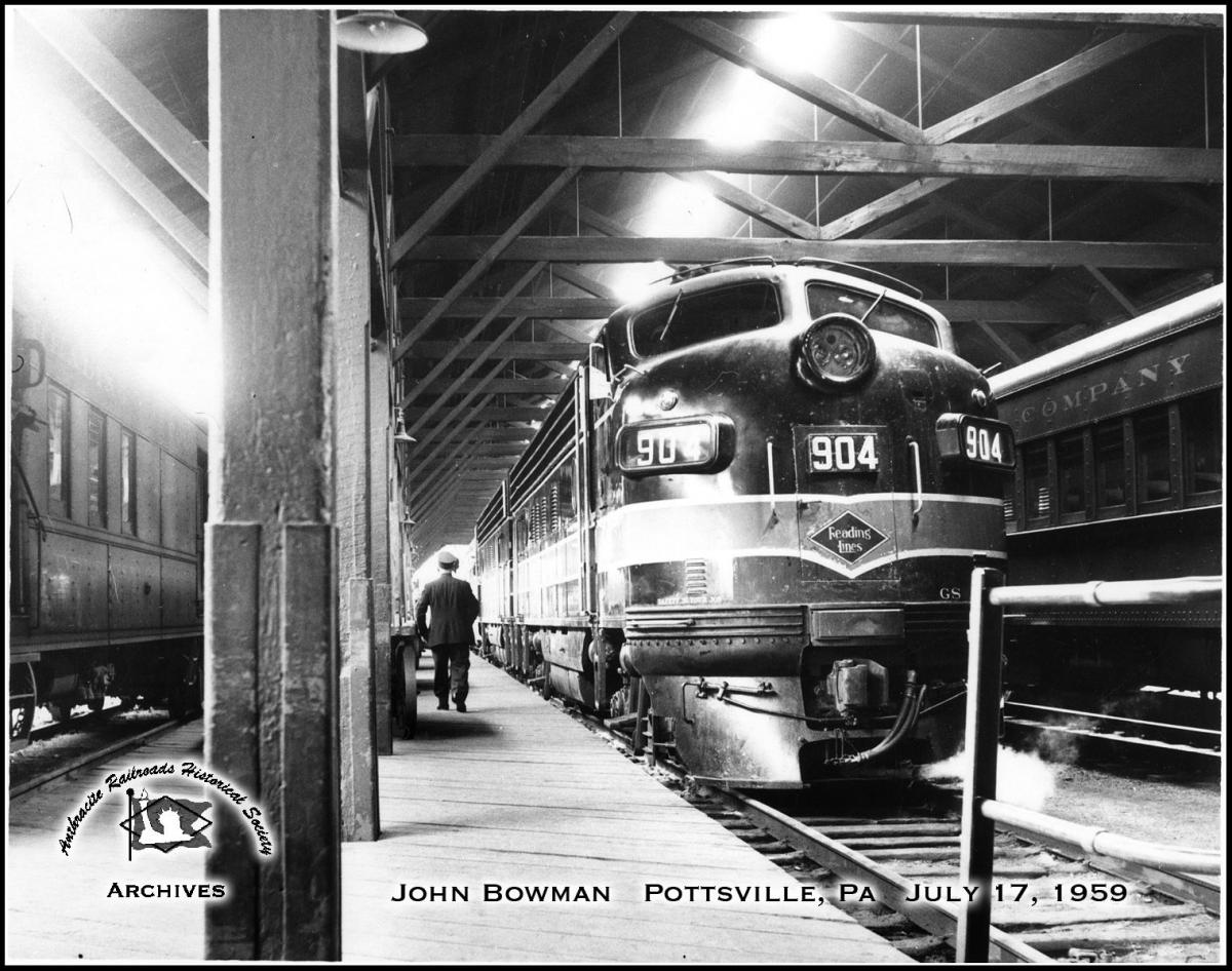 Reading EMD FP7A 904 at Pottsville, PA - ARHS Digital Archive