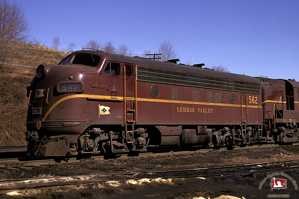 Lehigh Valley EMD F7A 562 at Unknown, US - ARHS Digital Archive