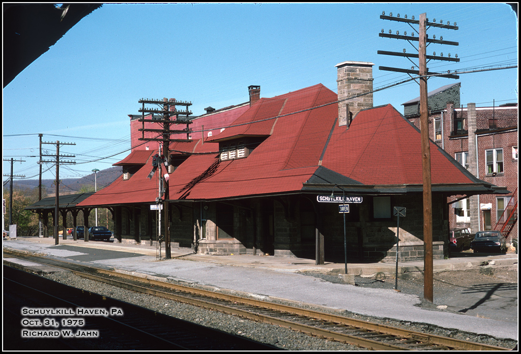 Reading Station  at Schuylkill Haven, PA - ARHS Digital Archive